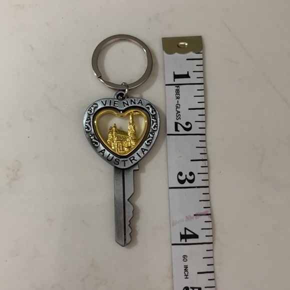 Austria St.Stephen’s Cathedral Vienna Keychain - Picture 4 of 4